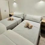 Hébergement de vacances Modern Sea-view Stay, *