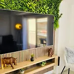 Modern Sea-view Stay,