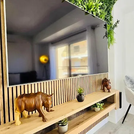 Modern Sea-view Stay, *