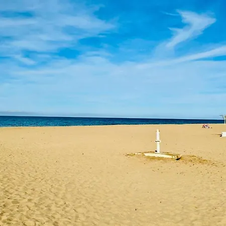 Modern Sea-view Stay, Tatil Evi *