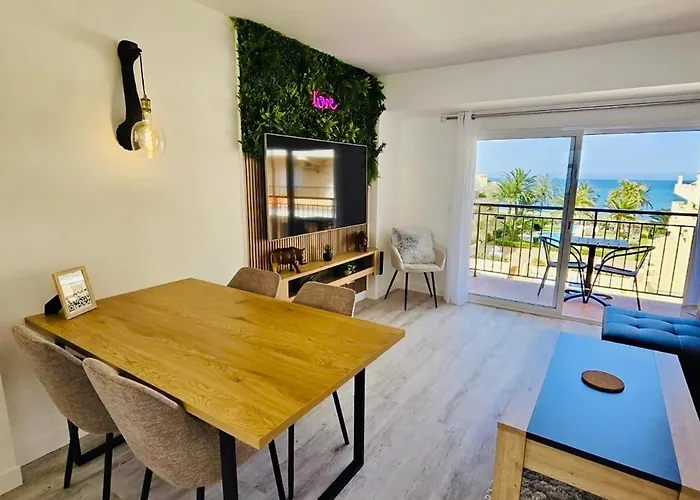 Modern Sea-view Stay, Tatil Evi *