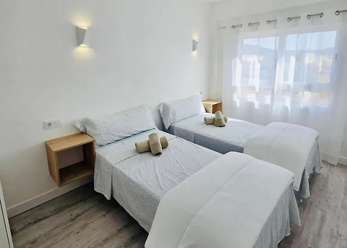 Modern Sea-view Stay, Tatil Evi *