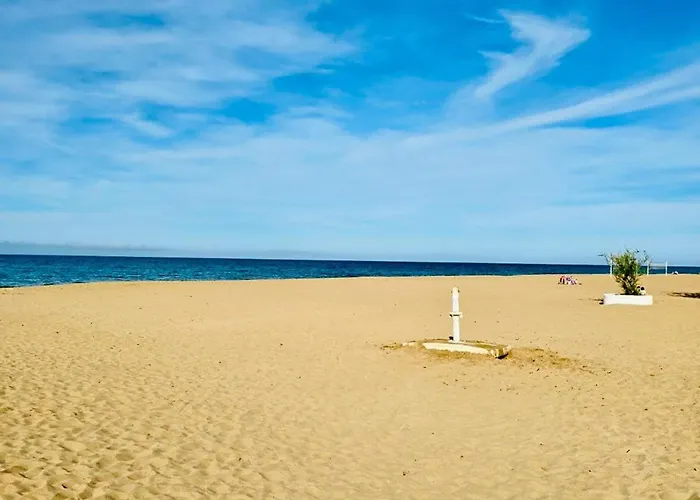 Modern Sea-view Stay, Tatil Evi *