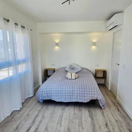 Prázdninový dům Modern Sea-view Stay, *