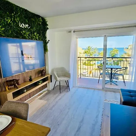 Modern Sea-view Stay, Feriehus Dénia