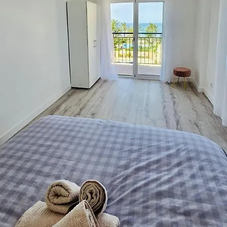 Feriehus Modern Sea-view Stay,