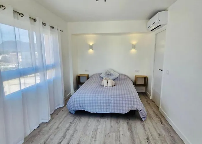 Prázdninový dům Modern Sea-view Stay, *