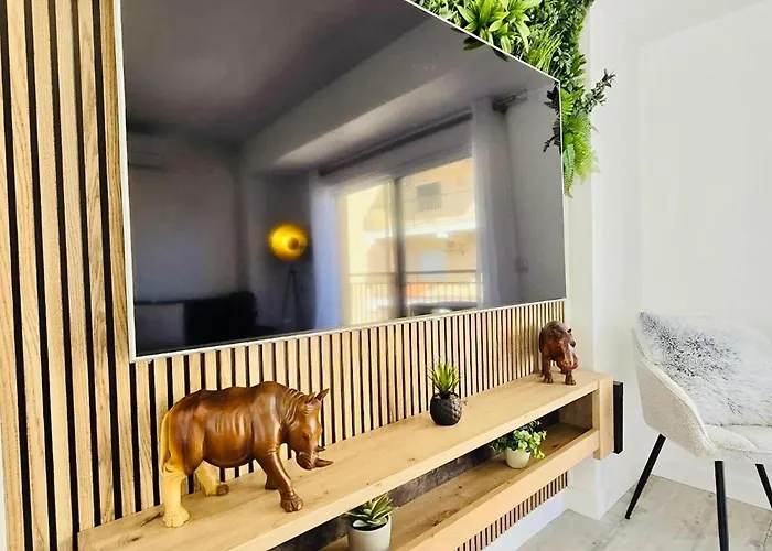 Modern Sea-view Stay, *